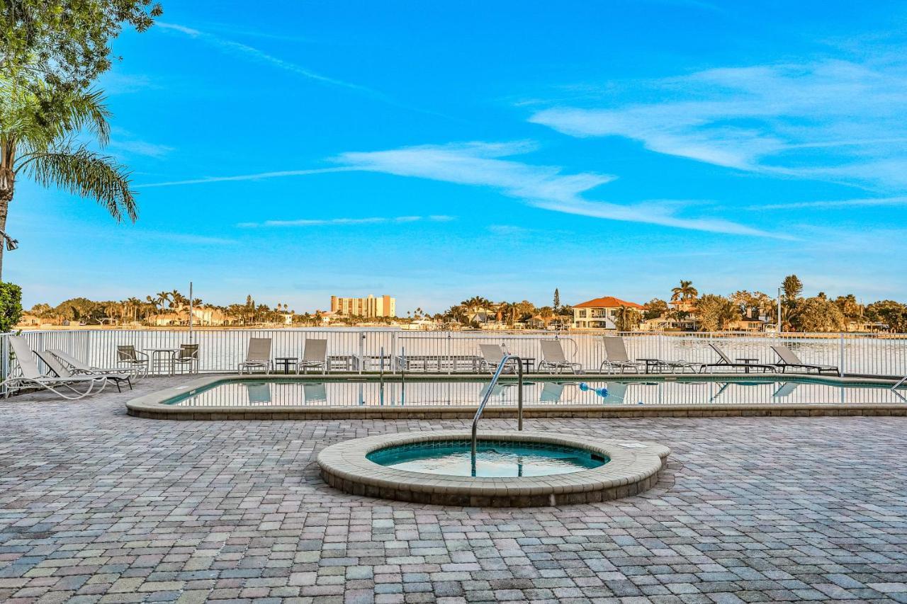 Palms Of Treasure Island 405 Apartment St. Pete Beach Bagian luar foto
